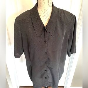 ⭐️Vintage⭐️ LIZ CLAIBORNE Short Sleeve Black Blouse White Dots, Collar Button Up